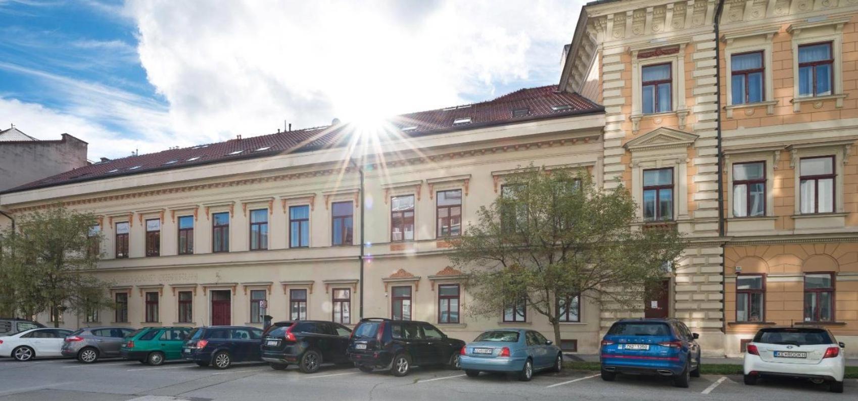 Understreet Studio With Private Parking Košice Extérieur photo