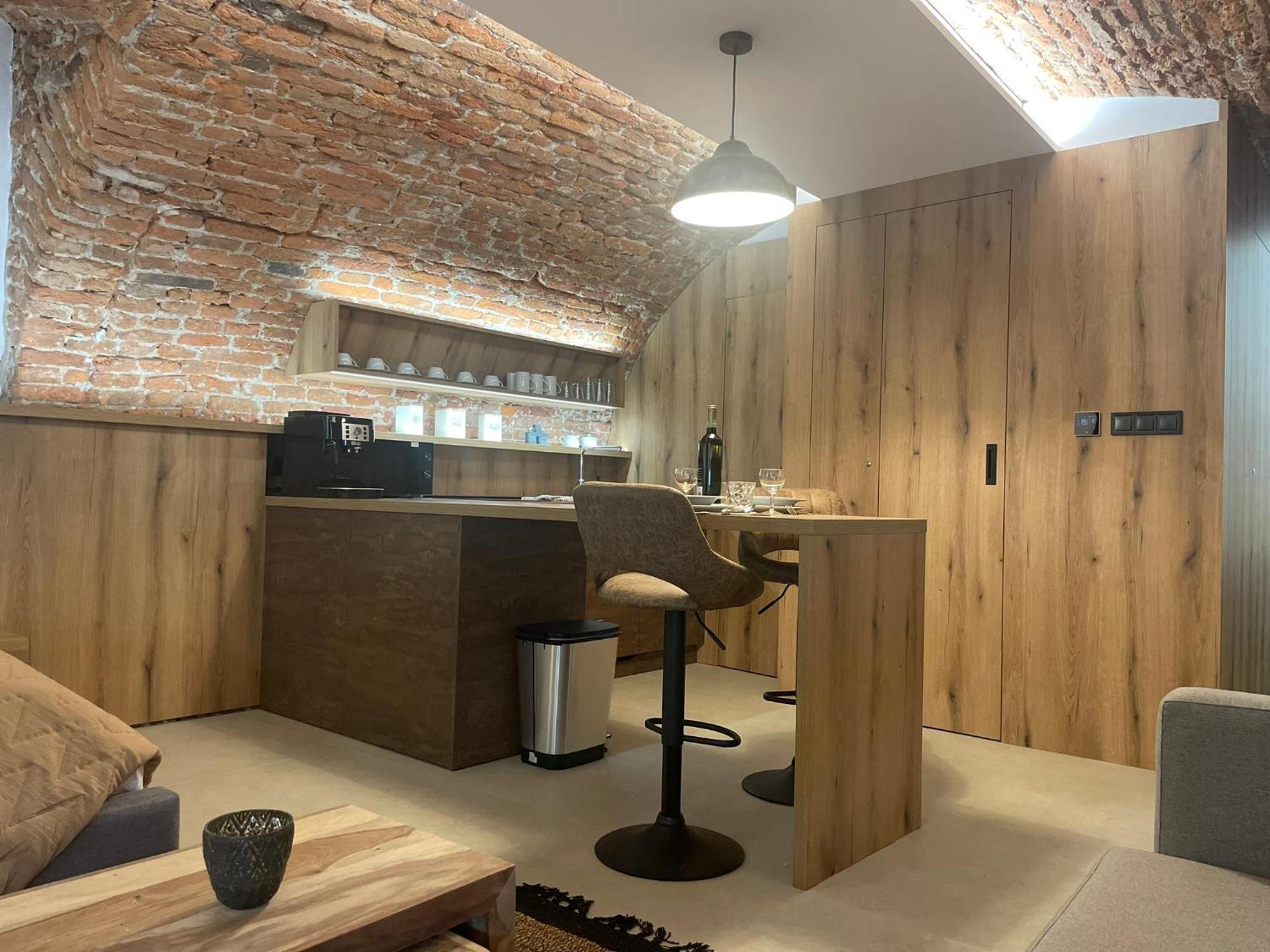Understreet Studio With Private Parking Košice Extérieur photo